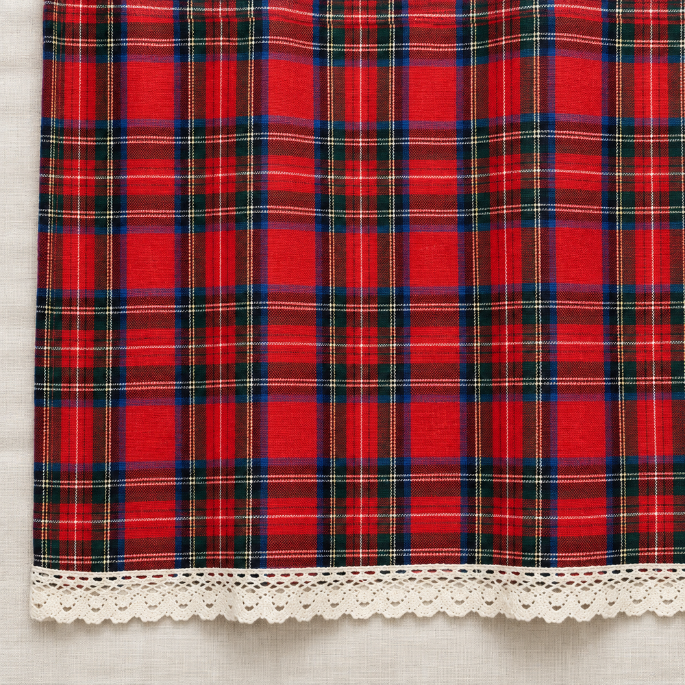 Brise-bise tartan rouge bordé de dentelle — vue 6